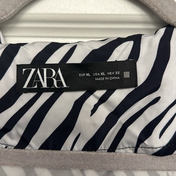 ZARA Zebra Windbreaker - Picture 2 of 6